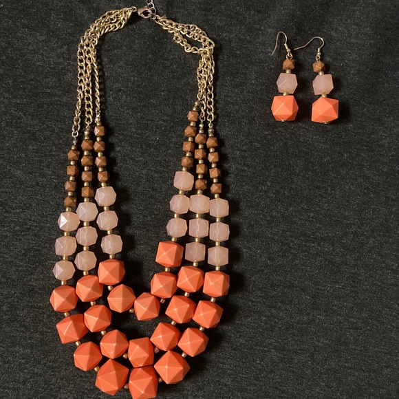 Jewelry - Three strand chunky necklace and earrings set